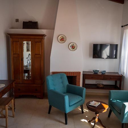 Rothkia'S Home Parekklisia Ruang foto